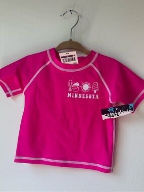 NWT Minnesota Pink Rash Guard Swim Shirt 💗🐟🌊
